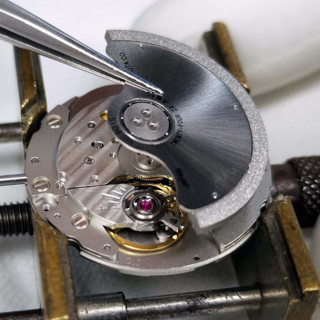 Miyota 9015 vs 8215 Automatic Movement